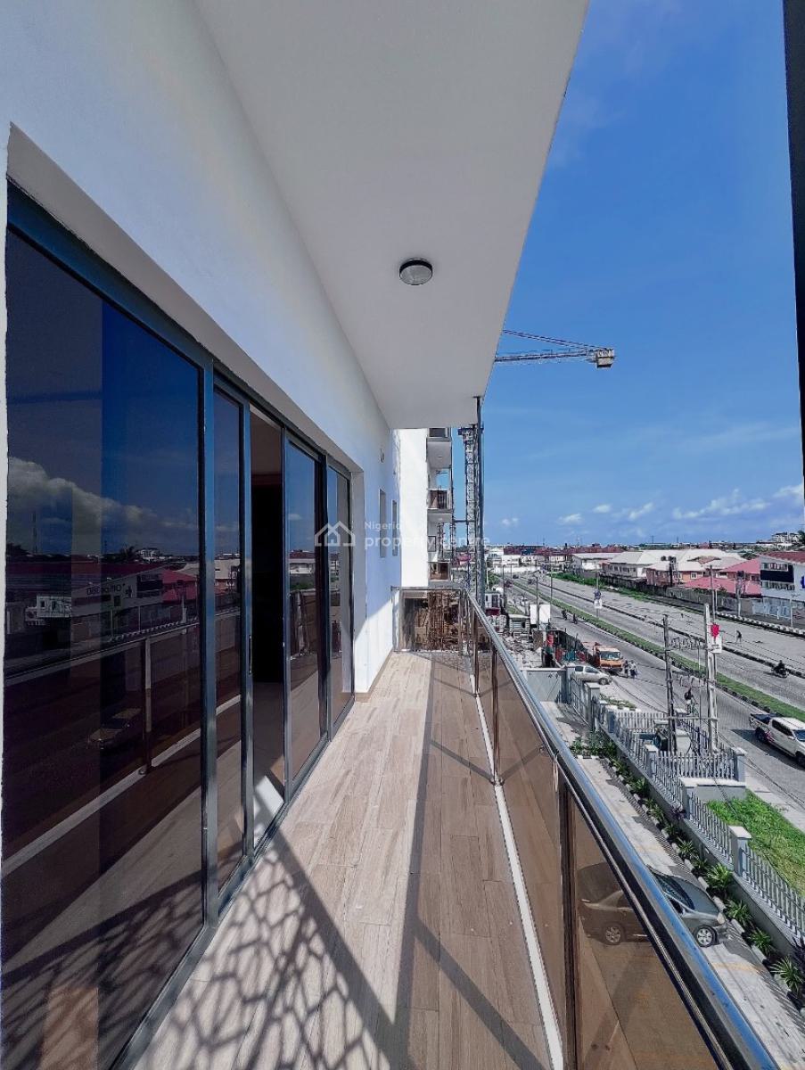 Fully Serviced 3 Bedroom Apartment with Pool,gym and Bq, Lekki Phase 1, Lekki Phase 1, Lekki, Lagos, Block of Flats for Sale