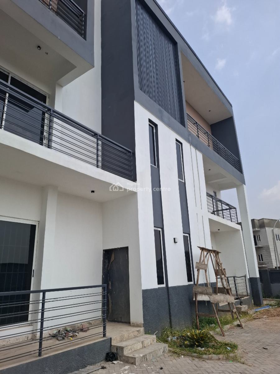 Standard  and Luxury 3 Bedroom Apartment with Bq, Guzape District, Abuja, Flat / Apartment for Rent
