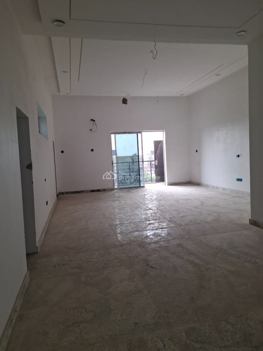 Standard  and Luxury 3 Bedroom Apartment with Bq, Guzape District, Abuja, Flat / Apartment for Rent