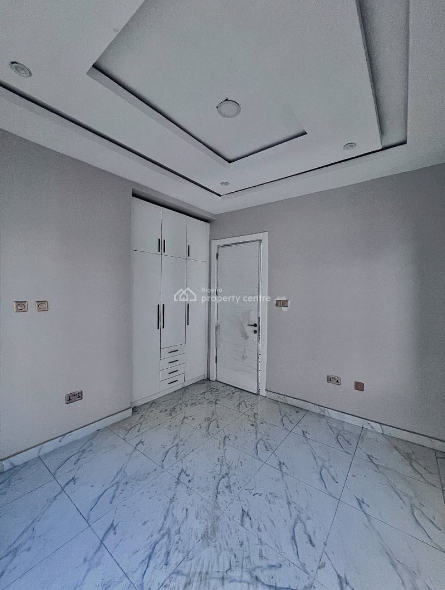 Fully Serviced 2 Bedroom Apartment with Elevator, Lekki Phase 1, Lekki, Lagos, Block of Flats for Sale