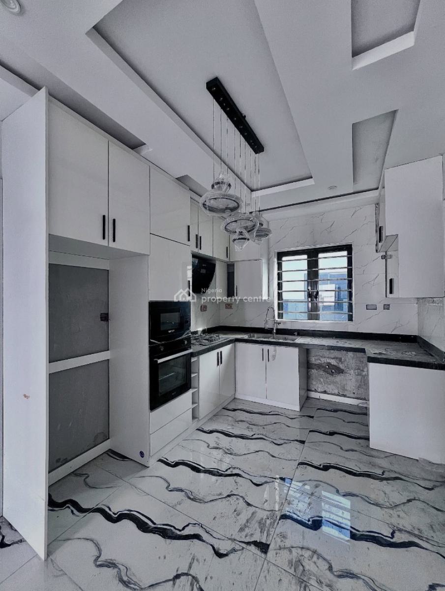 Fully Serviced 2 Bedroom Apartment with Elevator, Lekki Phase 1, Lekki, Lagos, Block of Flats for Sale