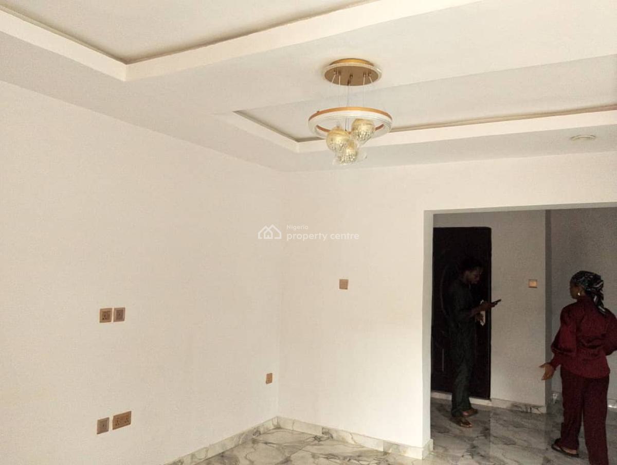 2 Bedroom Flat, Anthony, Maryland, Lagos, Office Space for Rent