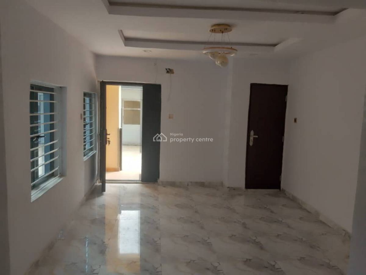 2 Bedroom Flat, Anthony, Maryland, Lagos, Office Space for Rent