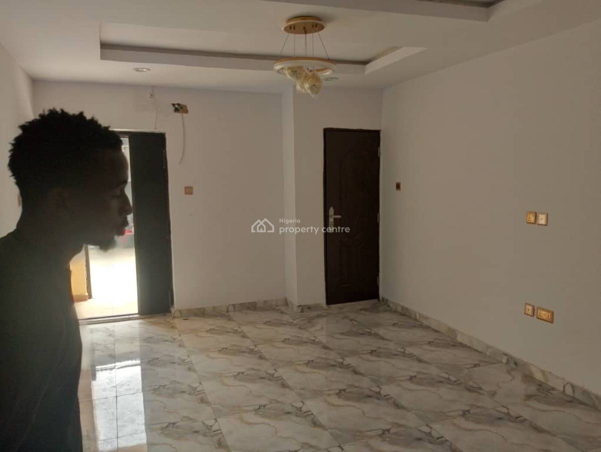 2 Bedroom Flat, Anthony, Maryland, Lagos, Office Space for Rent