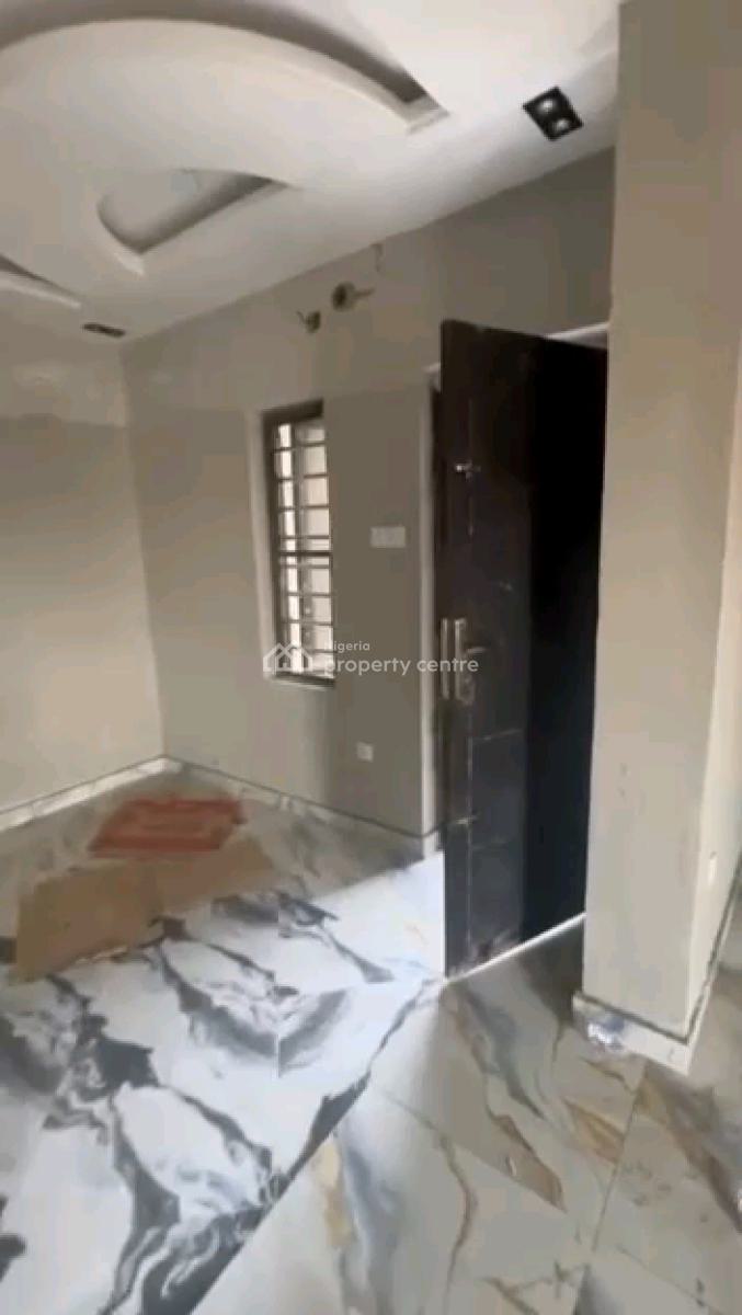 Newly Built Units of  2 Bedroom Upstairs and Downstairs, Ojuelegba, Surulere, Lagos, Flat / Apartment for Rent