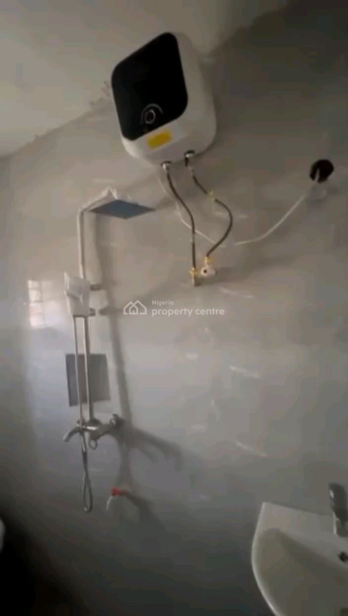 Newly Built Units of  2 Bedroom Upstairs and Downstairs, Ojuelegba, Surulere, Lagos, Flat / Apartment for Rent