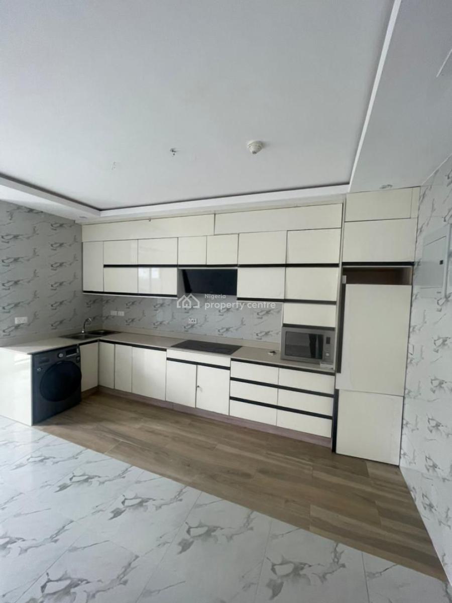 Luxuriously Built 2 Bedroom Apartment, Periwinkle Estate, Lekki Phase 1, Lekki, Lagos, Flat / Apartment for Rent