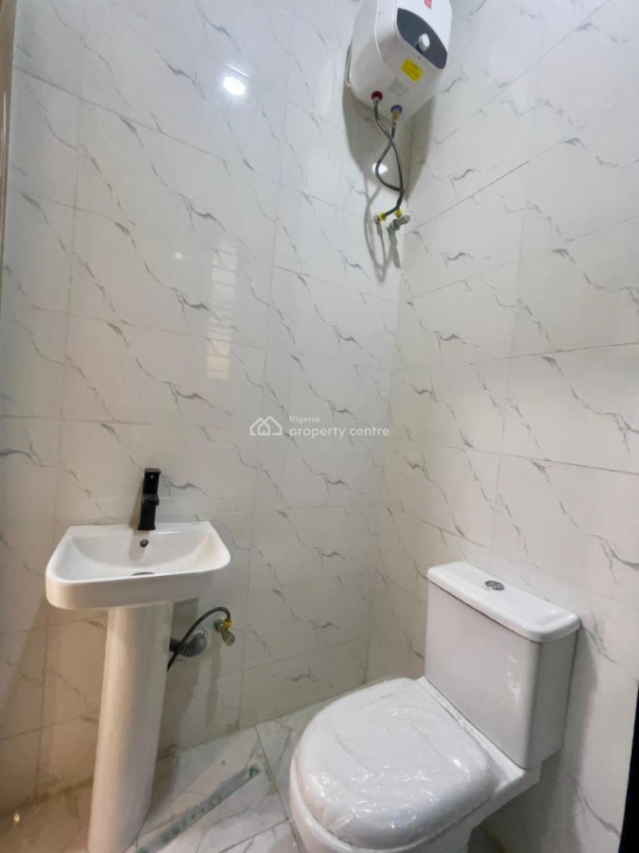 Perfectly Carved Luxury 2 Bedroom Apartment with Swimming Pool and Gym, Ologolo, Lekki, Lagos, Flat / Apartment for Sale