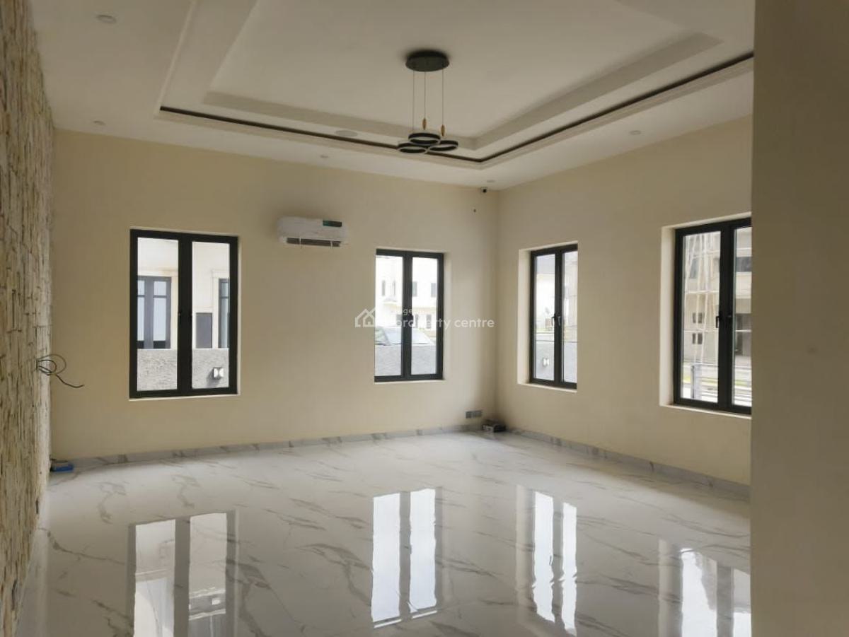 Newly Renovated 3 Bedroom Apartment, Lekki Phase 1, Lekki, Lagos, Flat / Apartment for Rent