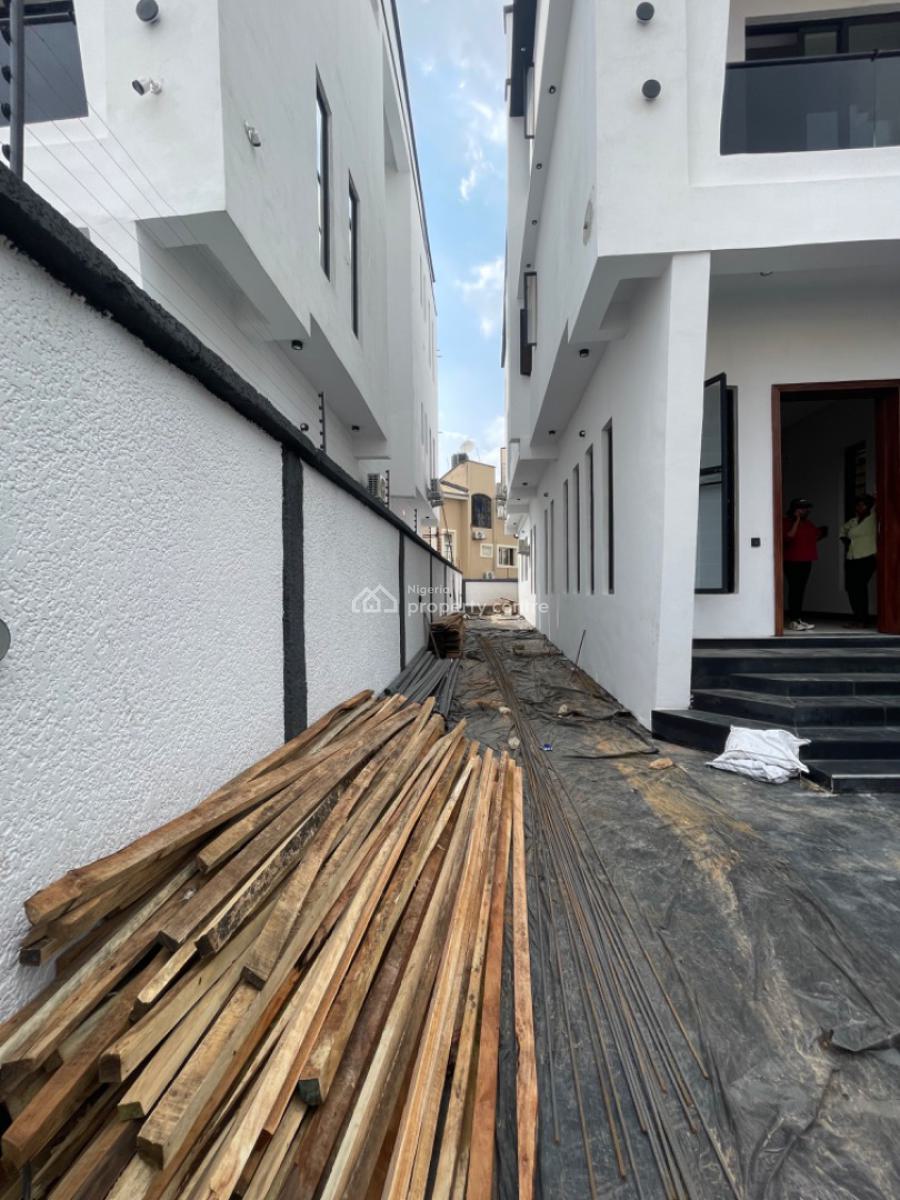 6 Bedroom Fully Detached House with a Pool, Gra Phase 2, Magodo, Lagos, Detached Duplex for Sale