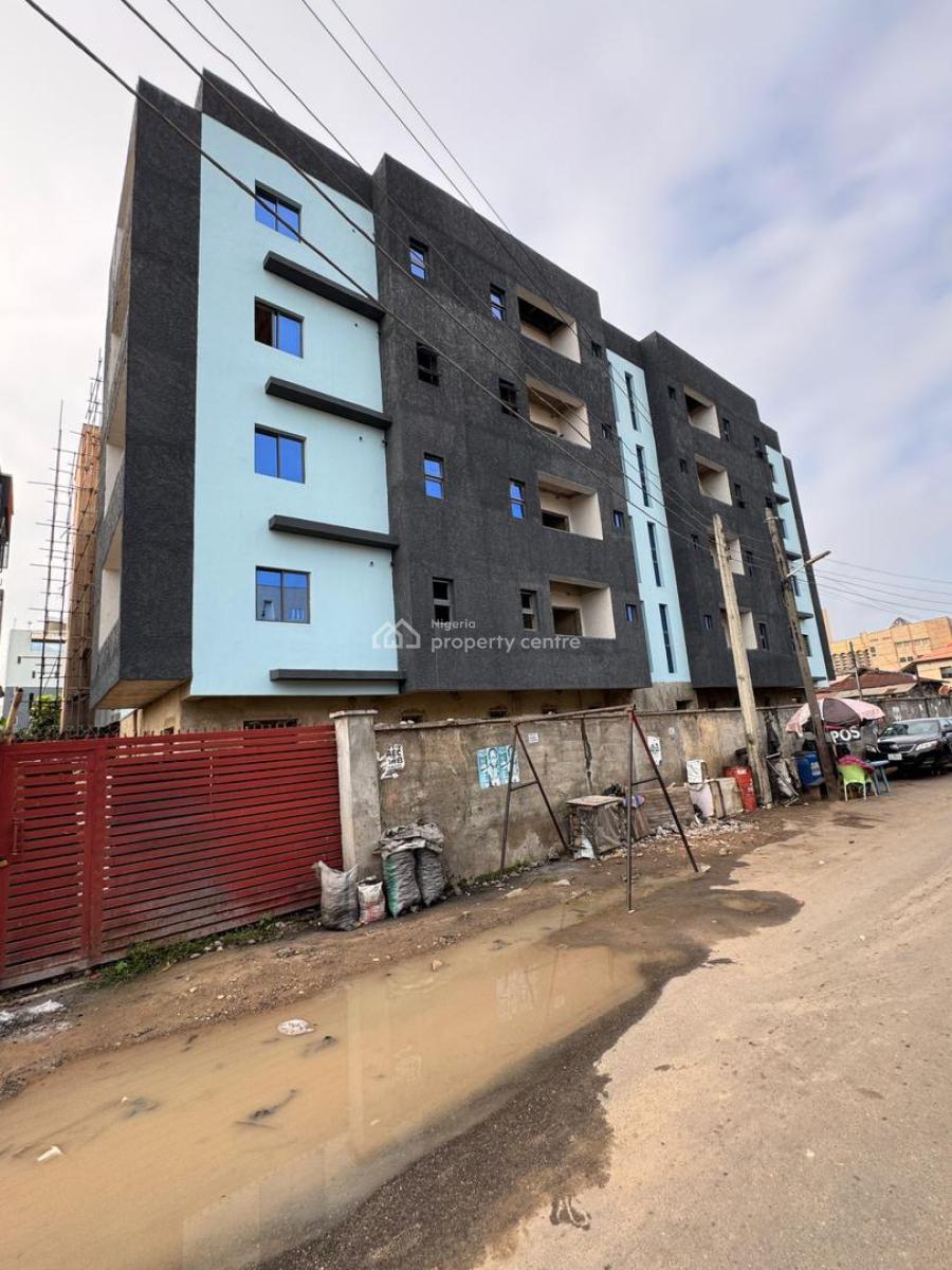 3 Bedroom Apartment, Yaba, Lagos, Flat / Apartment for Sale