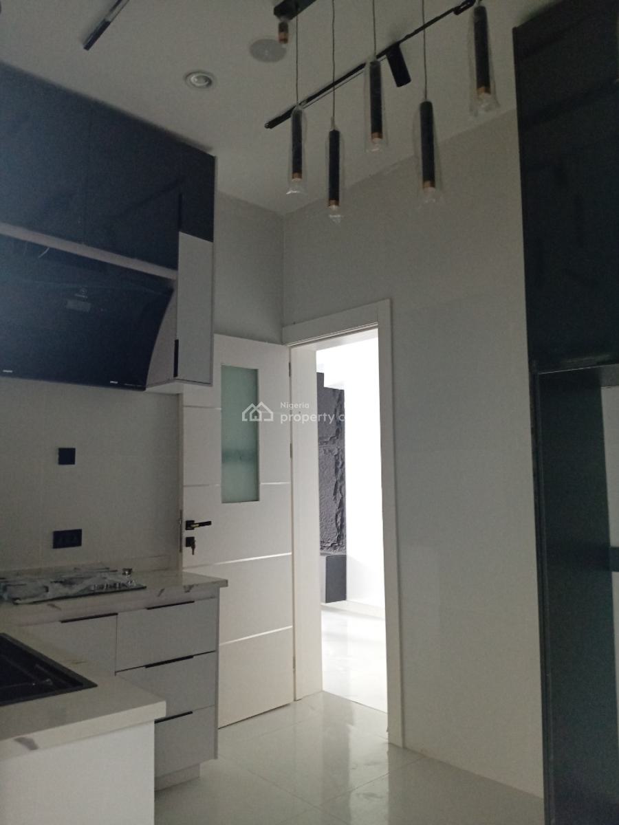 Kings Abode in a 4-bedroom + Bq Semi-detached Duplex, Orchid Road, Lekki, Lagos, Semi-detached Duplex for Sale