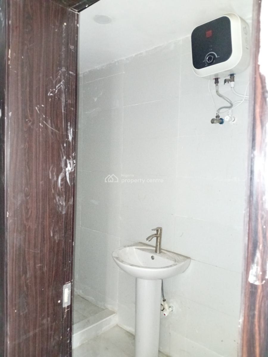 Newly Renovated 3 Bedroom Flat+ Bq, Orchid Road, Lekki, Lagos, Flat / Apartment for Rent