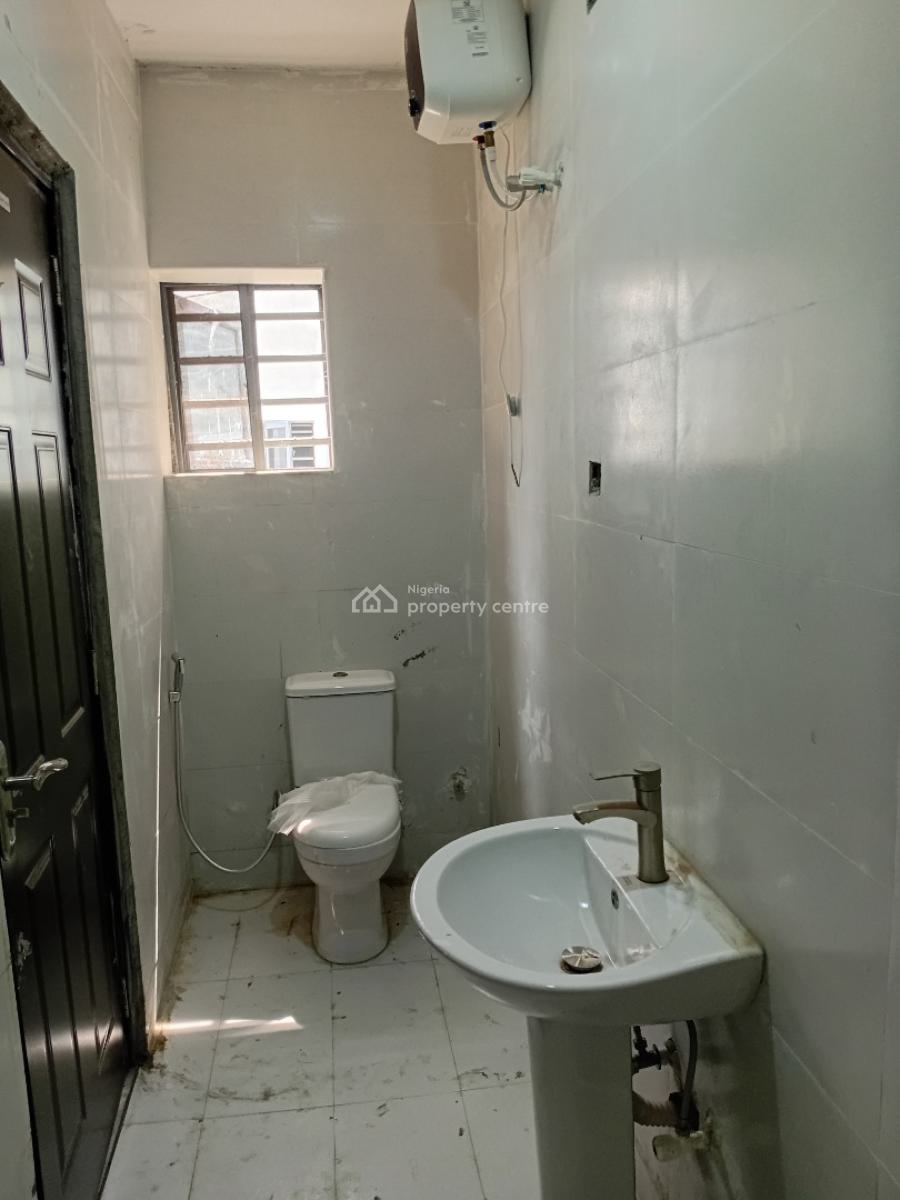 Newly Renovated 3 Bedroom Flat + Bq, Orchid Road, Lekki, Lagos, Flat / Apartment for Rent