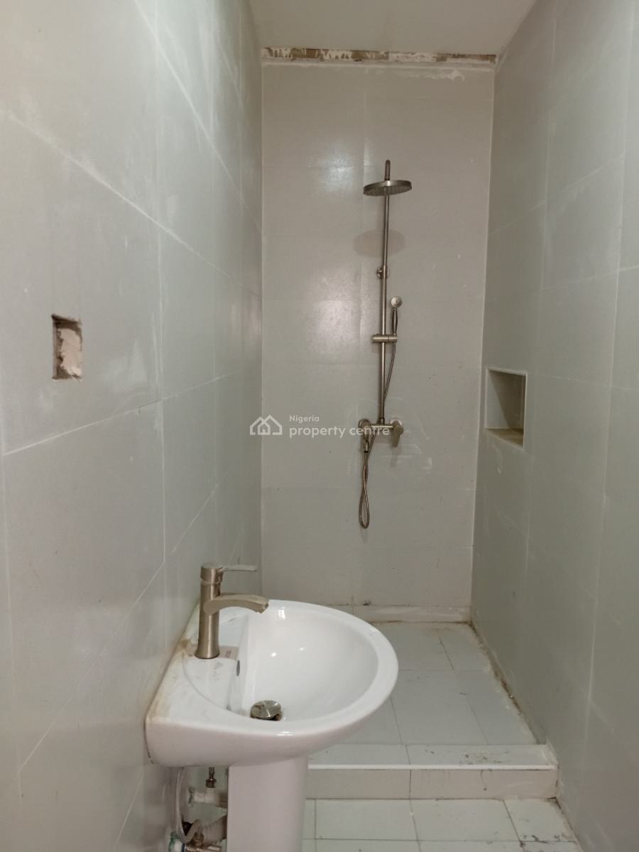 Newly Renovated 3 Bedroom Flat + Bq, Orchid Road, Lekki, Lagos, Flat / Apartment for Rent