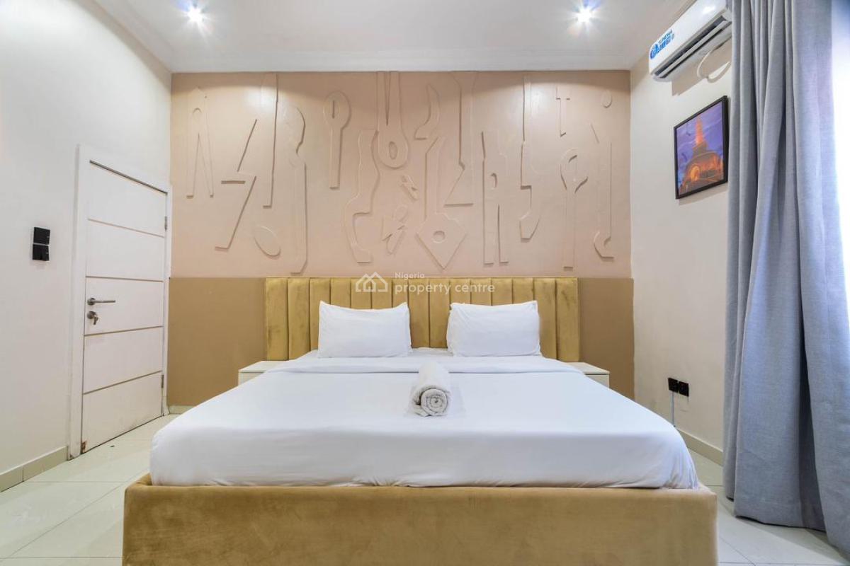Seasoned & Exquisite 3 Bedroom Serviced Apartment, Lekki Phase 1, Lekki, Lagos, House Short Let