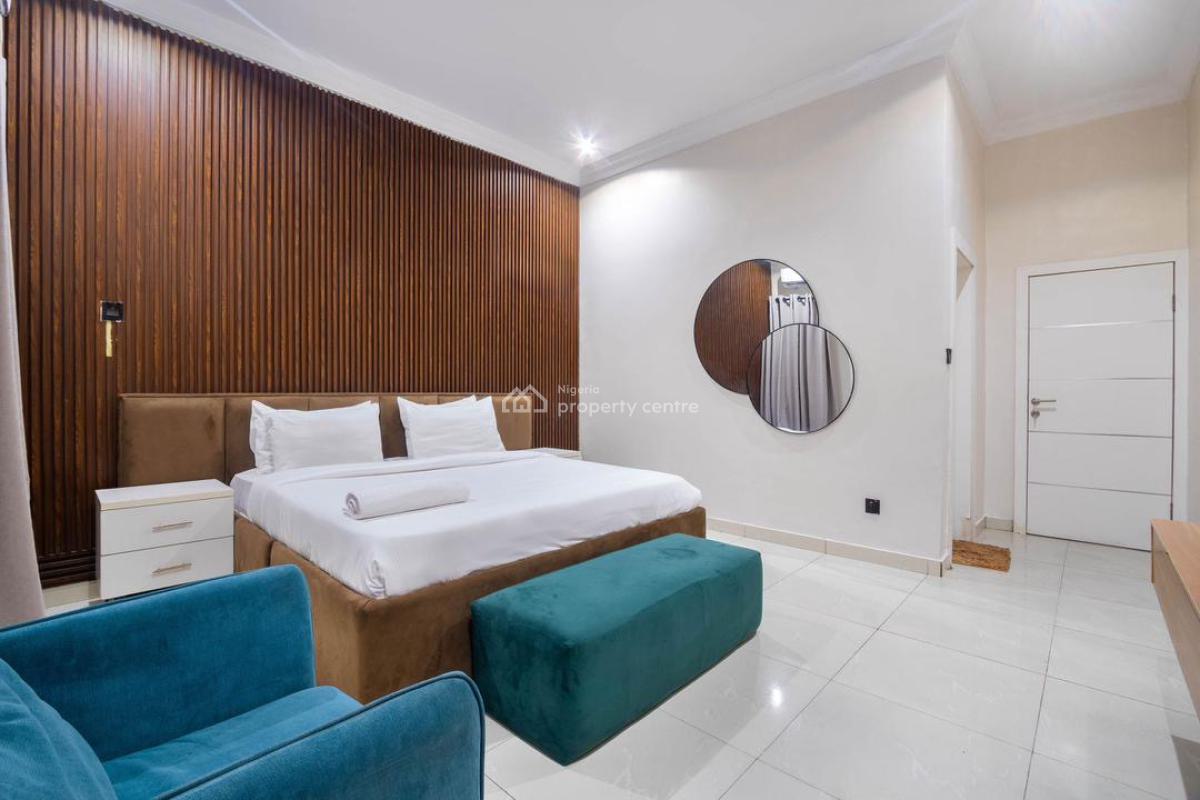 Seasoned & Exquisite 3 Bedroom Serviced Apartment, Lekki Phase 1, Lekki, Lagos, House Short Let