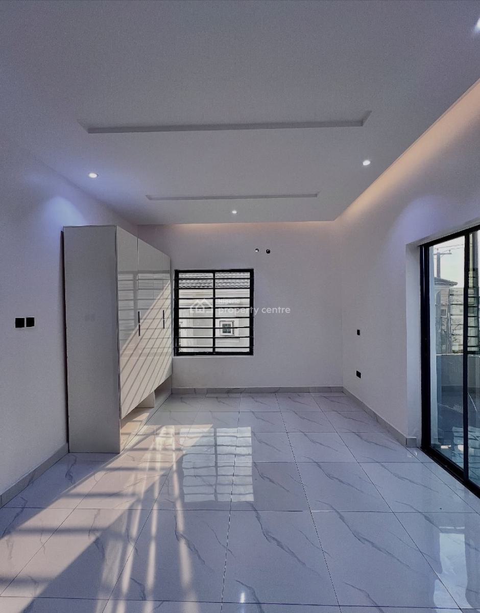 Lovely 3 Bedroom Apartment with Bq, Lekki Phase 1, Lekki Phase 1, Lekki, Lagos, Block of Flats for Sale