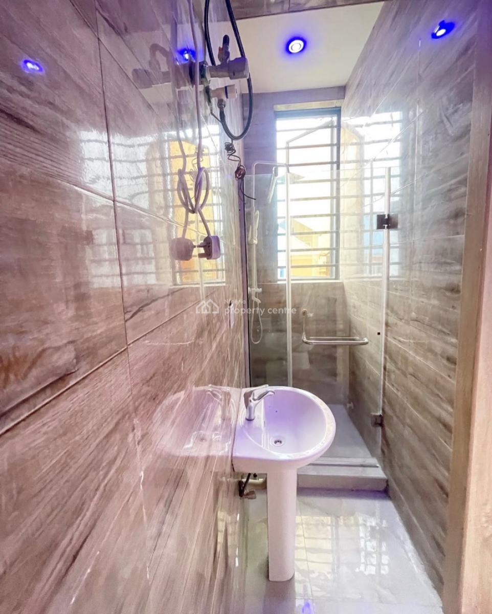 2 Bedroom Service Apartment, Lekki Conservative, Lekki, Lagos, Flat / Apartment for Sale