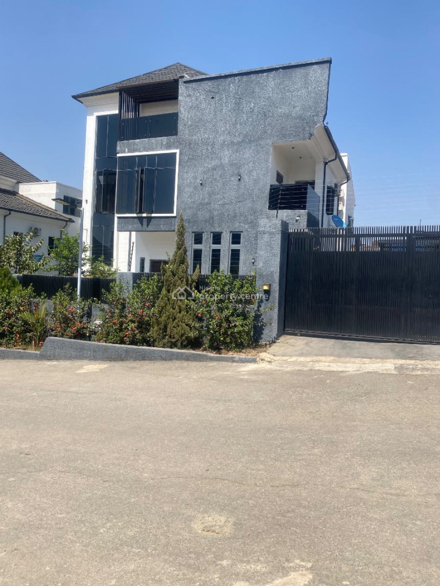 Distress 7 Bedroom Detached Duplex, Main, Guzape District, Abuja, Detached Duplex for Sale