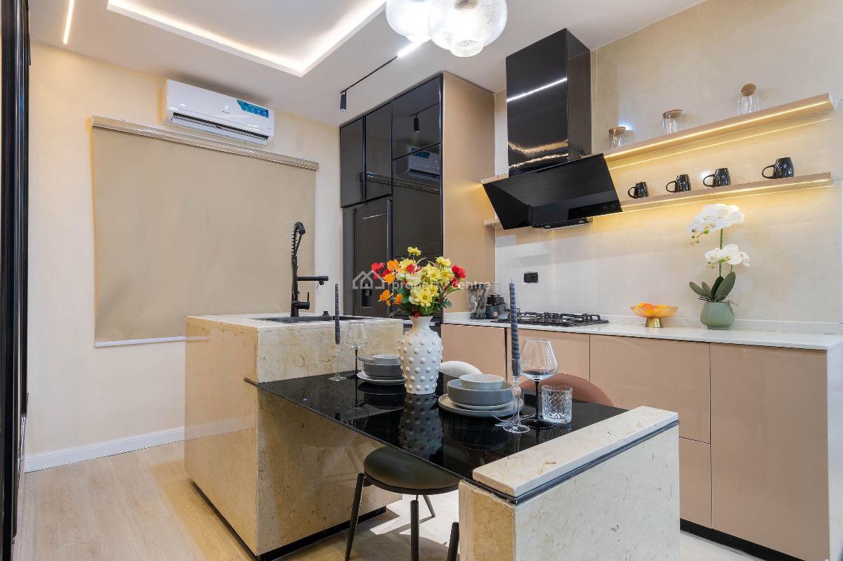 Lovely 🥰 2 Bedroom Apartment with Ps5, Swimming Pool  and Other a, Lekki Phase 1, Lekki, Lagos, House Short Let