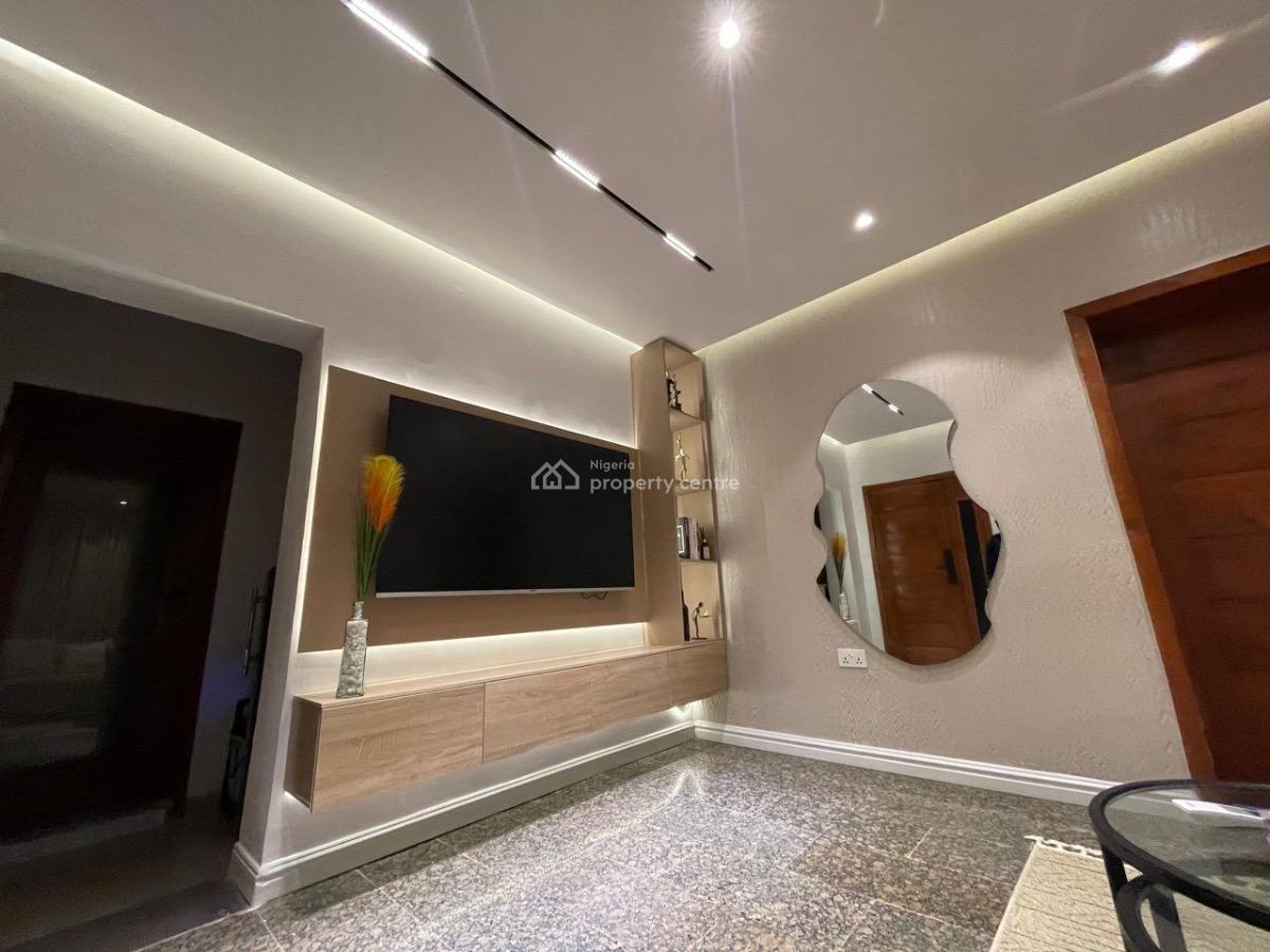 a Luxurious Two Bedroom High Rise Apartment, Lekki Phase 1, Lekki, Lagos, Flat / Apartment Short Let