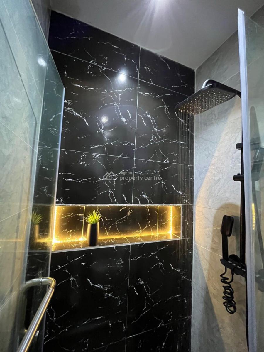 a Luxurious Two Bedroom High Rise Apartment, Lekki Phase 1, Lekki, Lagos, Flat / Apartment Short Let