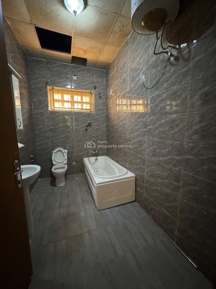 Well Spacious and Serviced 3bedrooms Flats with Boys Quarter., Maitama, Maitama District, Abuja, Flat / Apartment for Rent