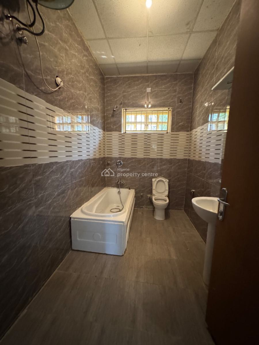 Well Spacious and Serviced 3bedrooms Flats with Boys Quarter., Maitama, Maitama District, Abuja, Flat / Apartment for Rent