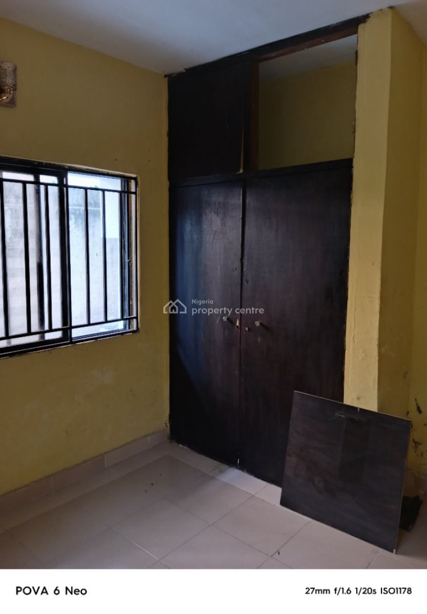 Executive and Super 4 Bedroom Flat, Off Randle Avenue, Surulere, Surulere, Lagos, Flat / Apartment for Rent