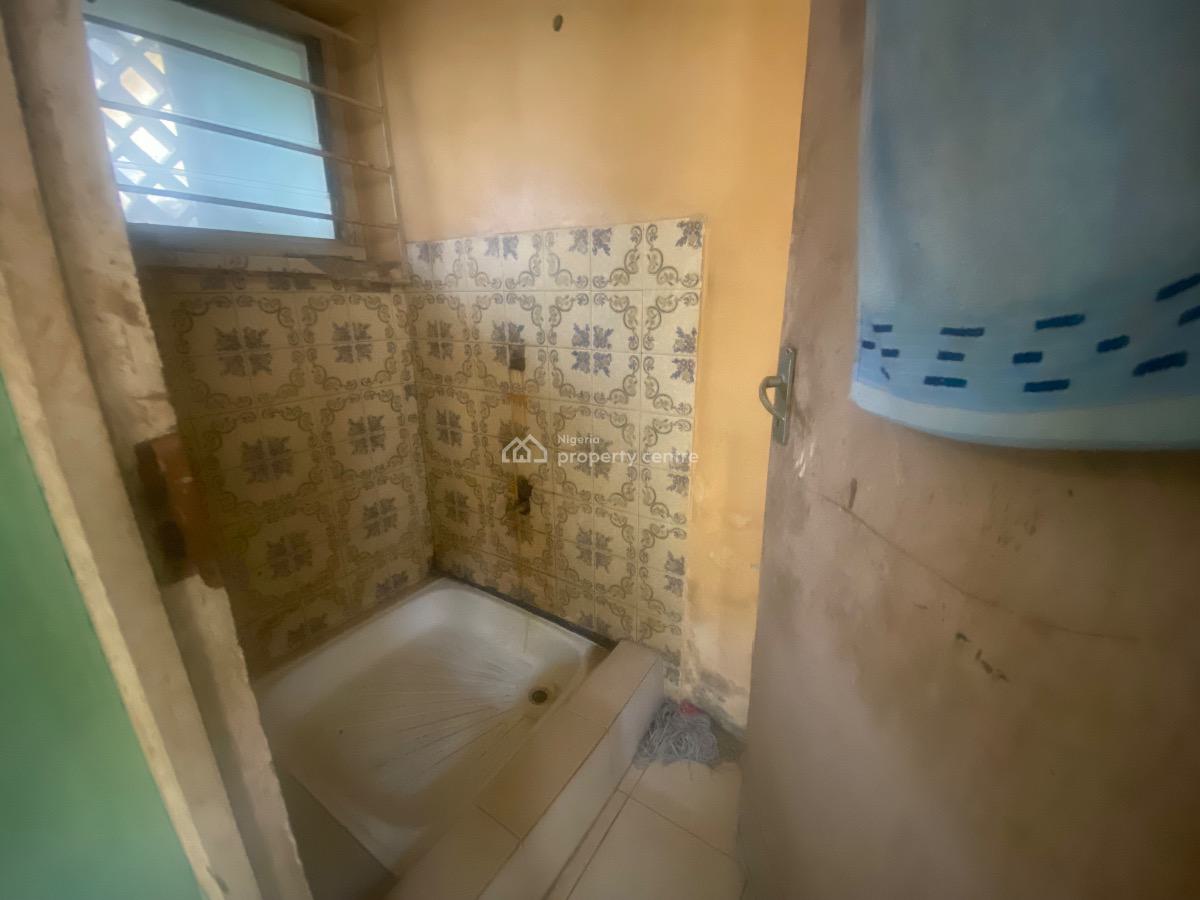 a Room Self Contain, Bodija Estate, New Bodija, Ibadan, Oyo, Self Contain (single Rooms) for Rent