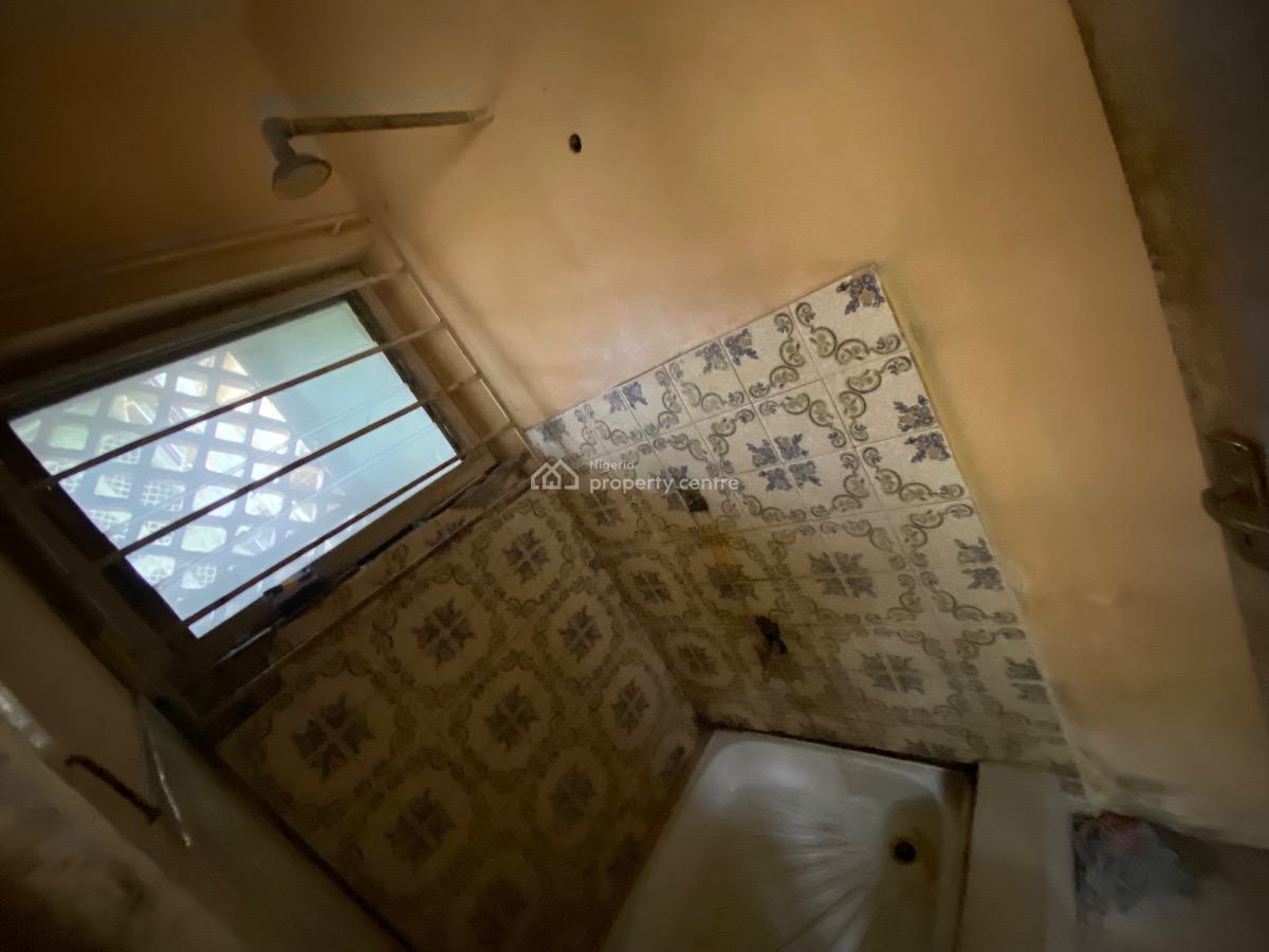 a Room Self Contain, Bodija Estate, New Bodija, Ibadan, Oyo, Self Contain (single Rooms) for Rent