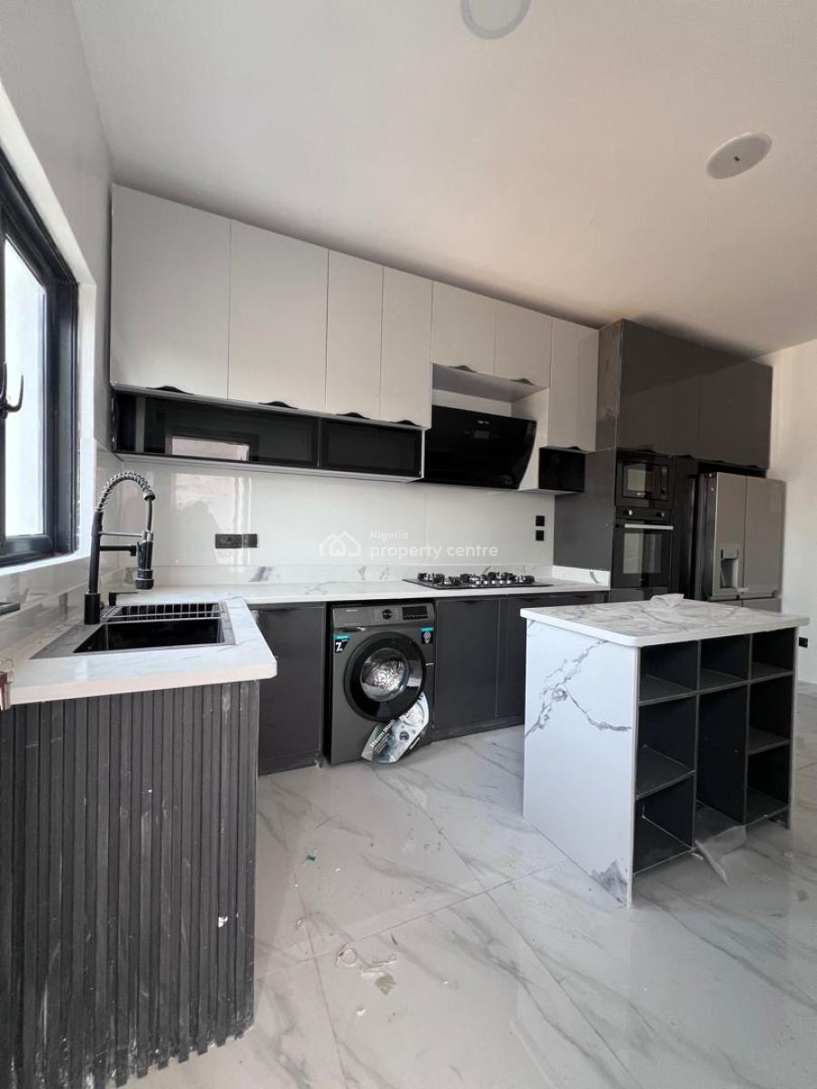 Luxury Newly Built 2 Bedroom Plus Bq, Pool, Gym, Elevator, 24hrs Power, in an Estate Off Freedom Way Lekki-phase-1, Lekki Phase 1, Lekki, Lagos, Flat / Apartment for Rent