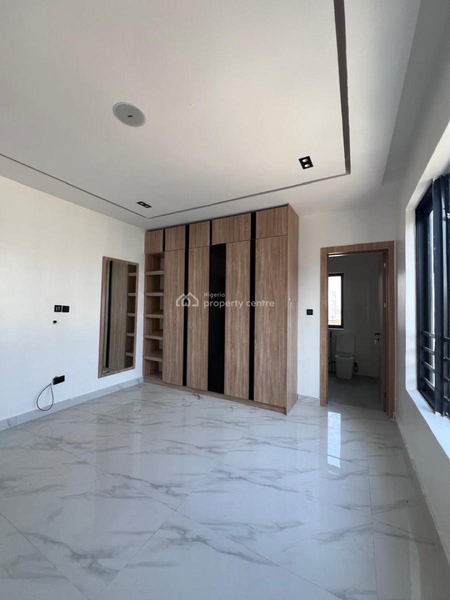 Luxury Newly Built 2 Bedroom Plus Bq, Pool, Gym, Elevator, 24hrs Power, in an Estate Off Freedom Way Lekki-phase-1, Lekki Phase 1, Lekki, Lagos, Flat / Apartment for Rent