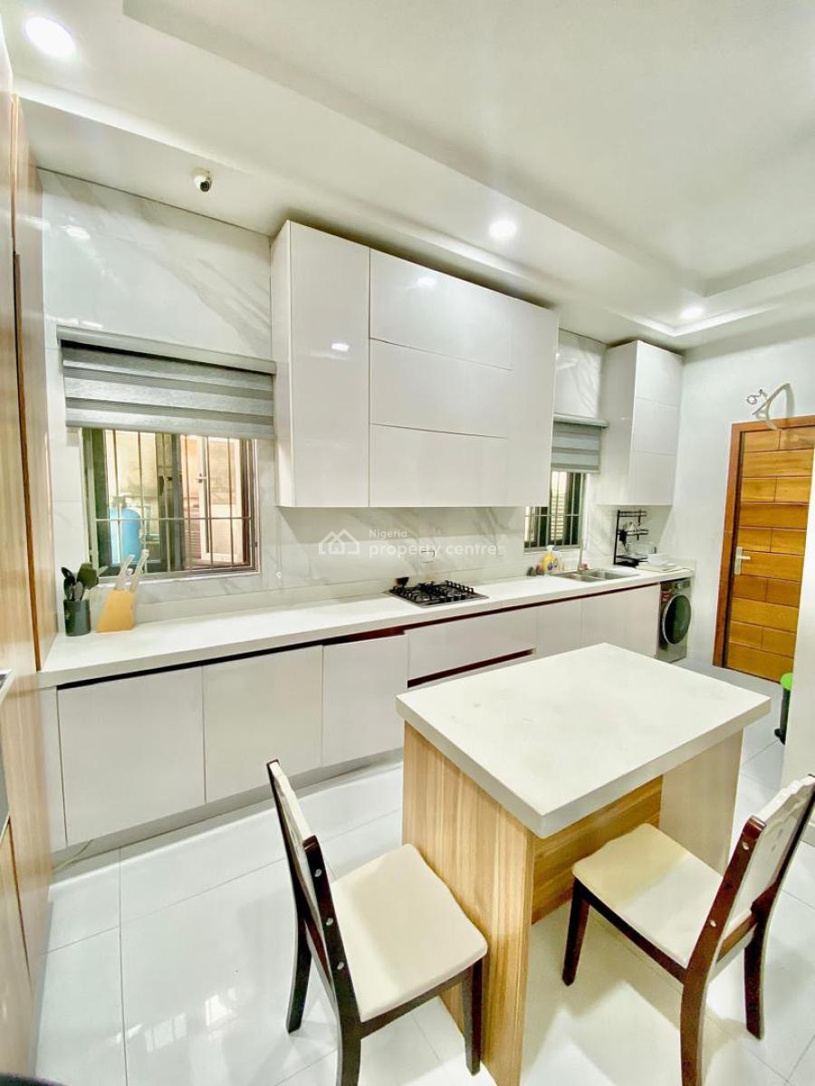 5 Bedroom Apartments, Lekki Phase 1, Lekki, Lagos, Flat / Apartment for Rent