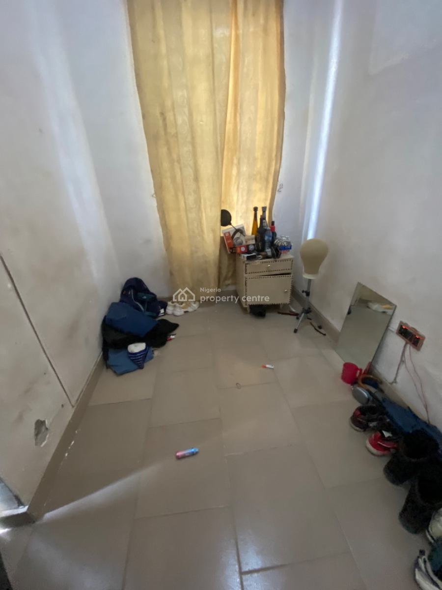 Standard Bq Available, Oral Estate, Lekki, Lagos, House for Rent