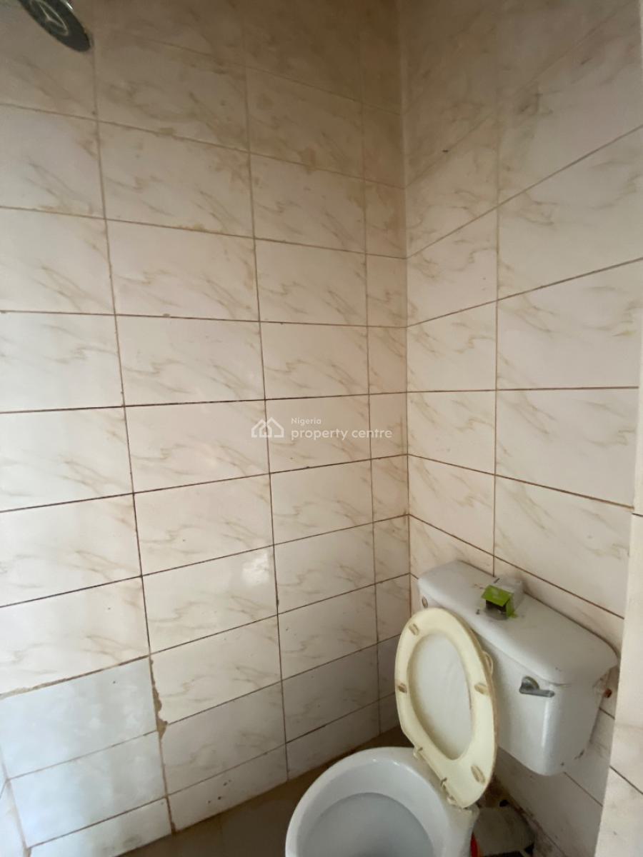 Standard Bq Available, Oral Estate, Lekki, Lagos, House for Rent