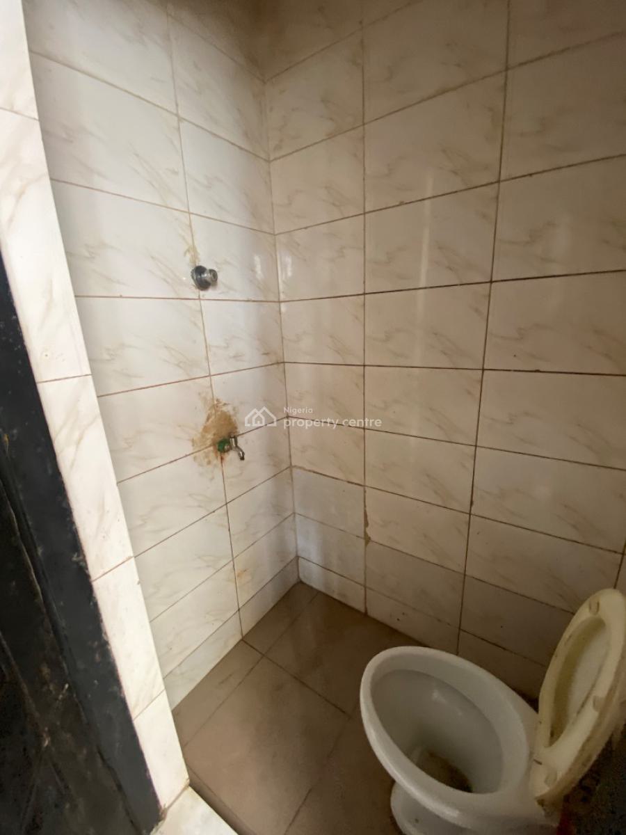 Standard Bq Available, Oral Estate, Lekki, Lagos, House for Rent
