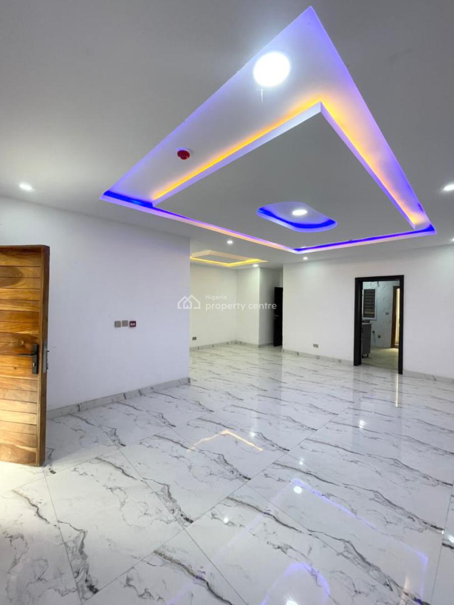 Lovely 2/3 Bedroom Apartment with Bq, Pool in a Secure Estate, Lekki Phase 1, Lekki, Lagos, Flat / Apartment for Sale