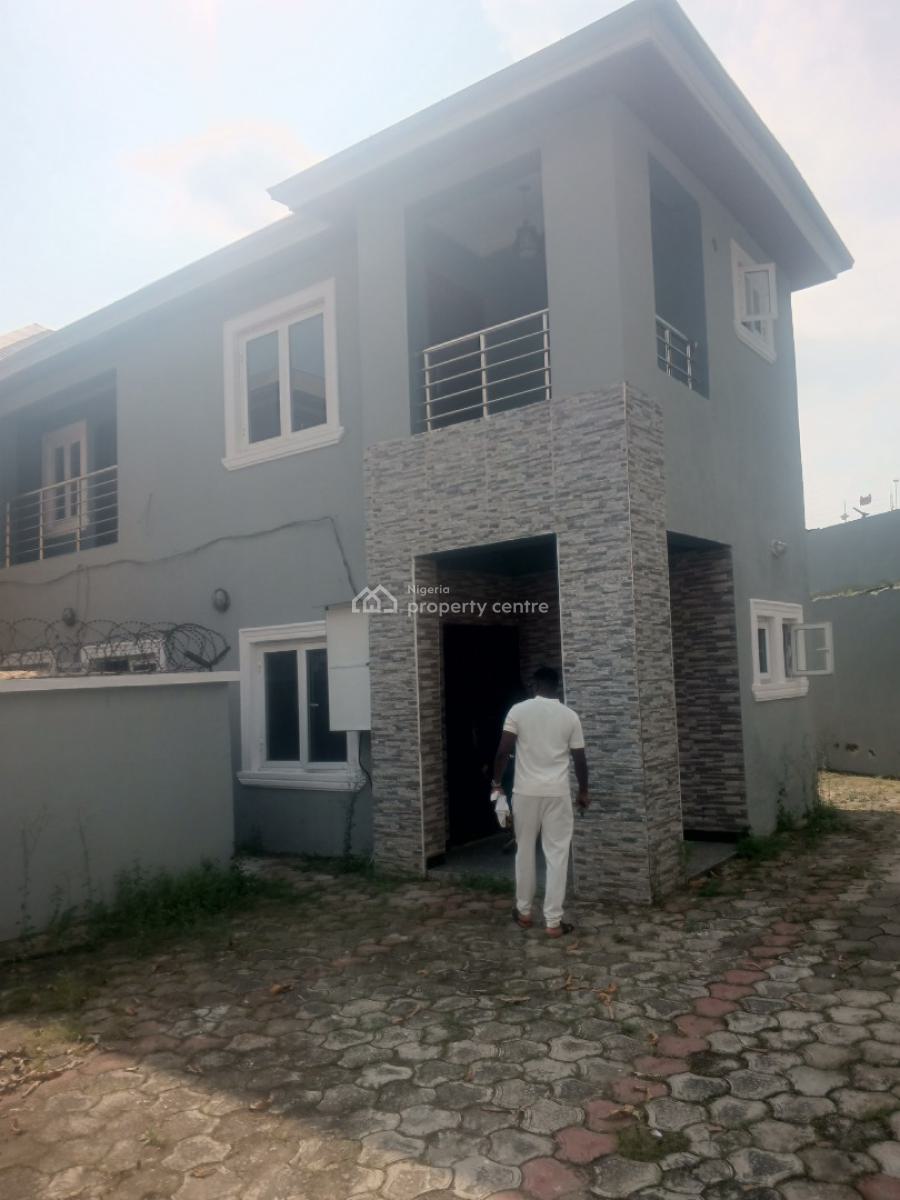 Lovely 4 Bedrom Detach Duplex+ 2 Units of Mini Flat (up & Down) 6 Cars, Gra Phase 2, Magodo, Lagos, Detached Duplex for Rent