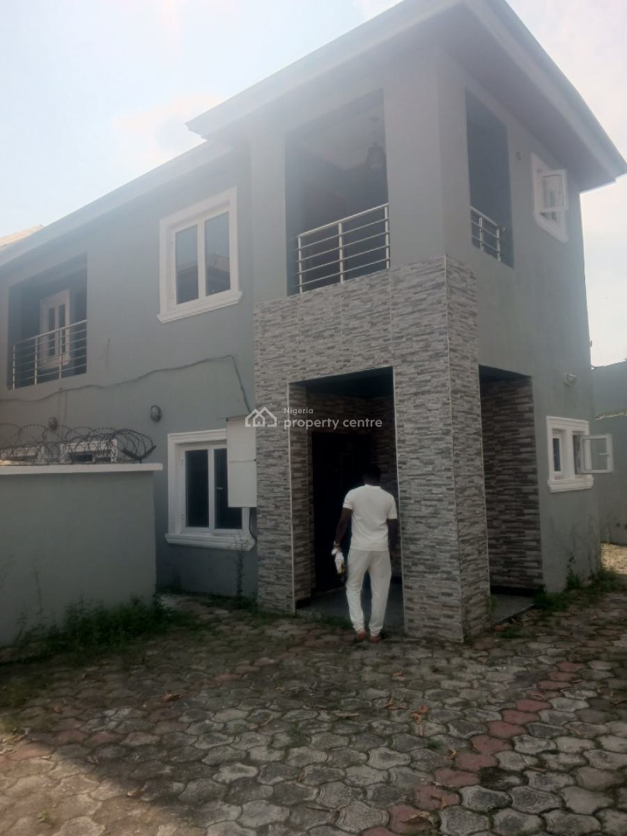 Lovely 4 Bedrom Detach Duplex+ 2 Units of Mini Flat (up & Down) 6 Cars, Gra Phase 2, Magodo, Lagos, Detached Duplex for Rent