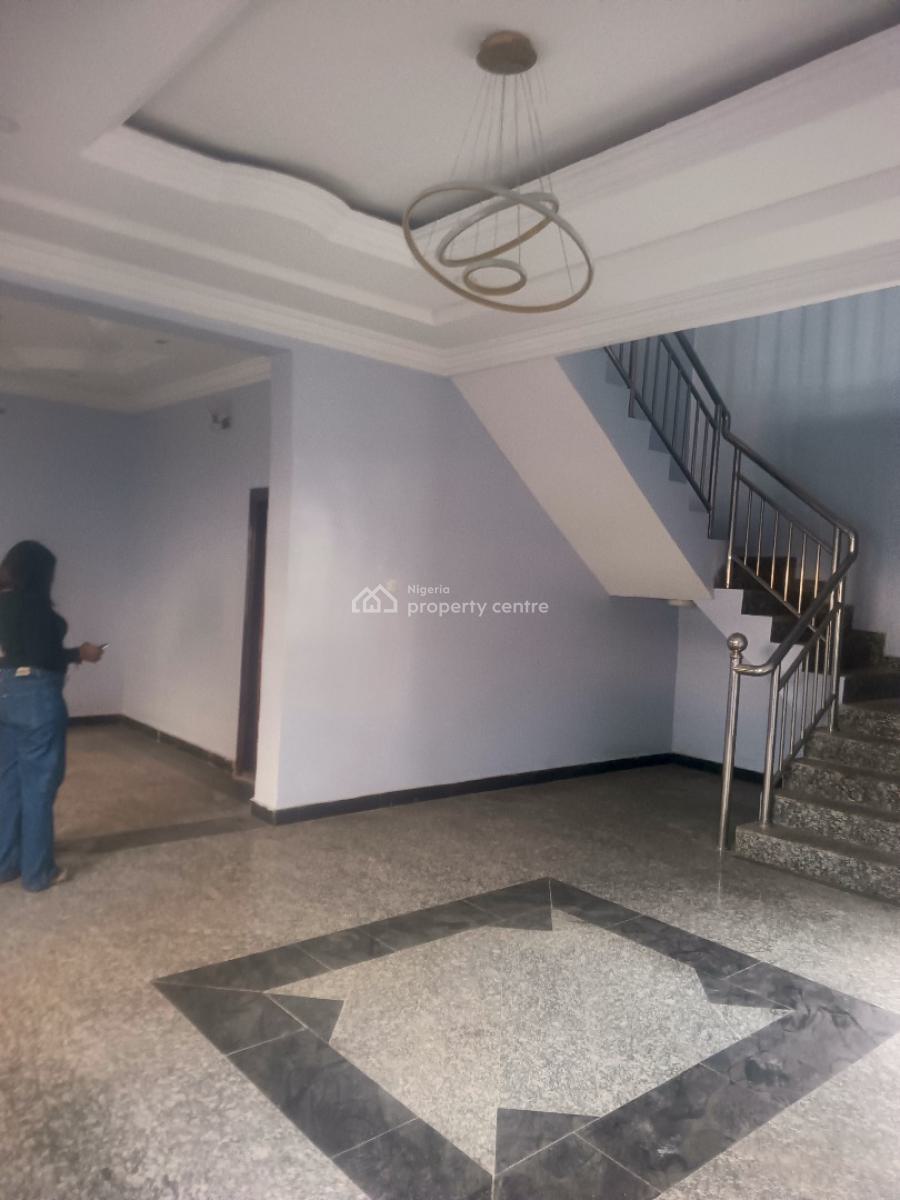 Lovely 4 Bedrom Detach Duplex+ 2 Units of Mini Flat (up & Down) 6 Cars, Gra Phase 2, Magodo, Lagos, Detached Duplex for Rent