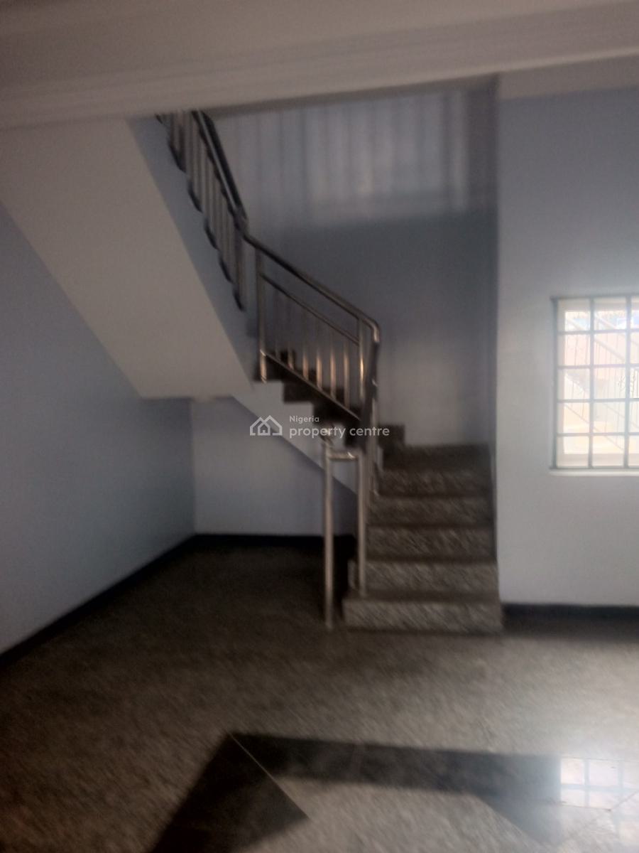 Lovely 4 Bedrom Detach Duplex+ 2 Units of Mini Flat (up & Down) 6 Cars, Gra Phase 2, Magodo, Lagos, Detached Duplex for Rent