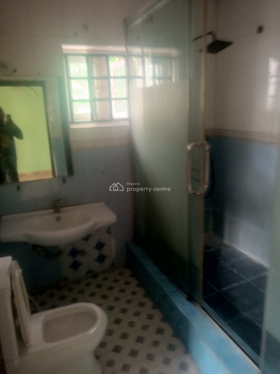 Lovely 4 Bedrom Detach Duplex+ 2 Units of Mini Flat (up & Down) 6 Cars, Gra Phase 2, Magodo, Lagos, Detached Duplex for Rent