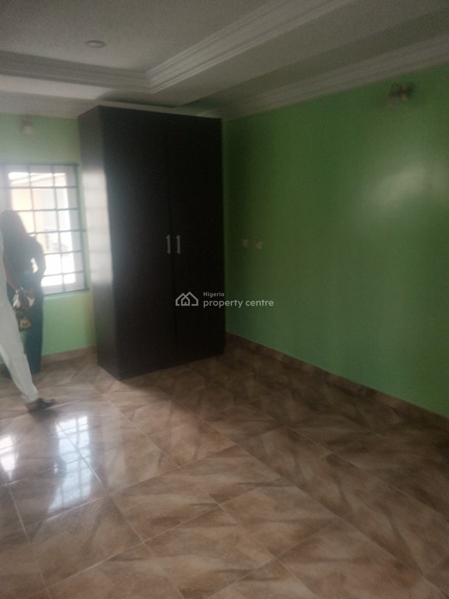 Lovely 4 Bedrom Detach Duplex+ 2 Units of Mini Flat (up & Down) 6 Cars, Gra Phase 2, Magodo, Lagos, Detached Duplex for Rent