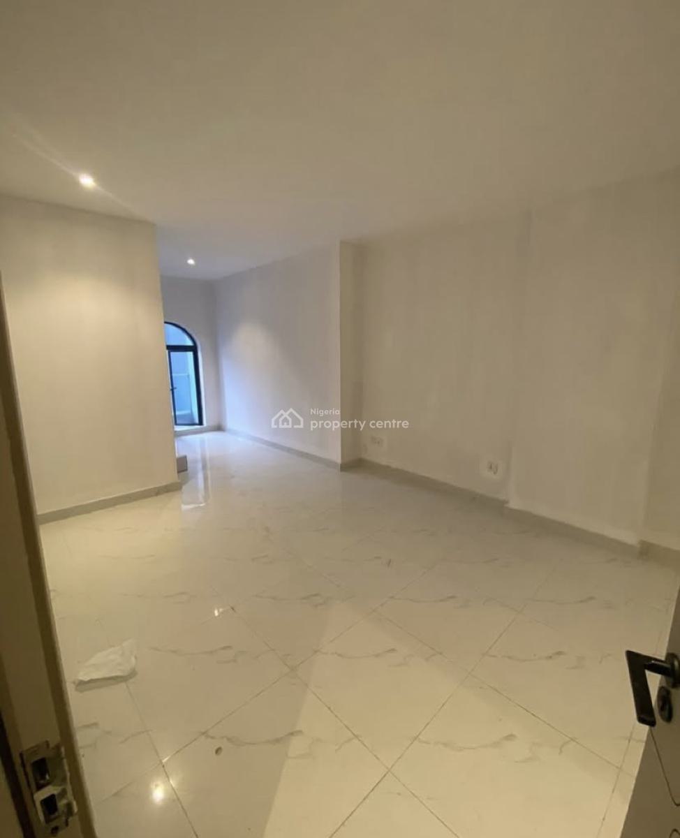 Luxury and Spacious 2 Bedroom Maisonette, Lekki Phase 1, Lekki, Lagos, Flat / Apartment for Rent