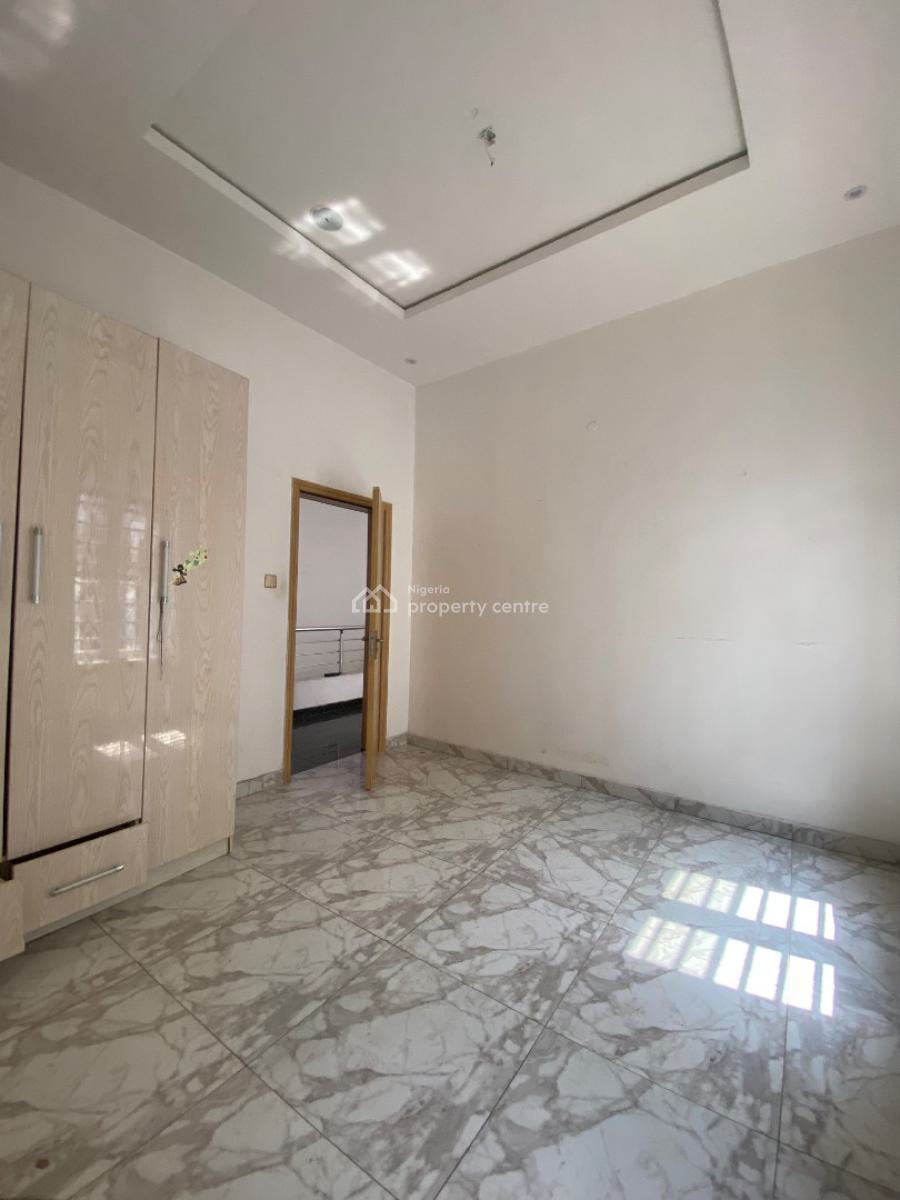 Single Room Available Upstairs in a Sheared Apartment, Oral Estate, Lekki Expressway, Lekki, Lagos, Flat / Apartment for Rent