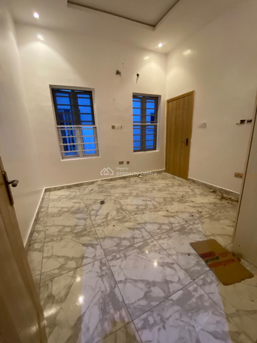 Single Room Available, Upstairs, in a Shared Apartment, Oral Estate, Lekki Expressway, Lekki, Lagos, Flat / Apartment for Rent