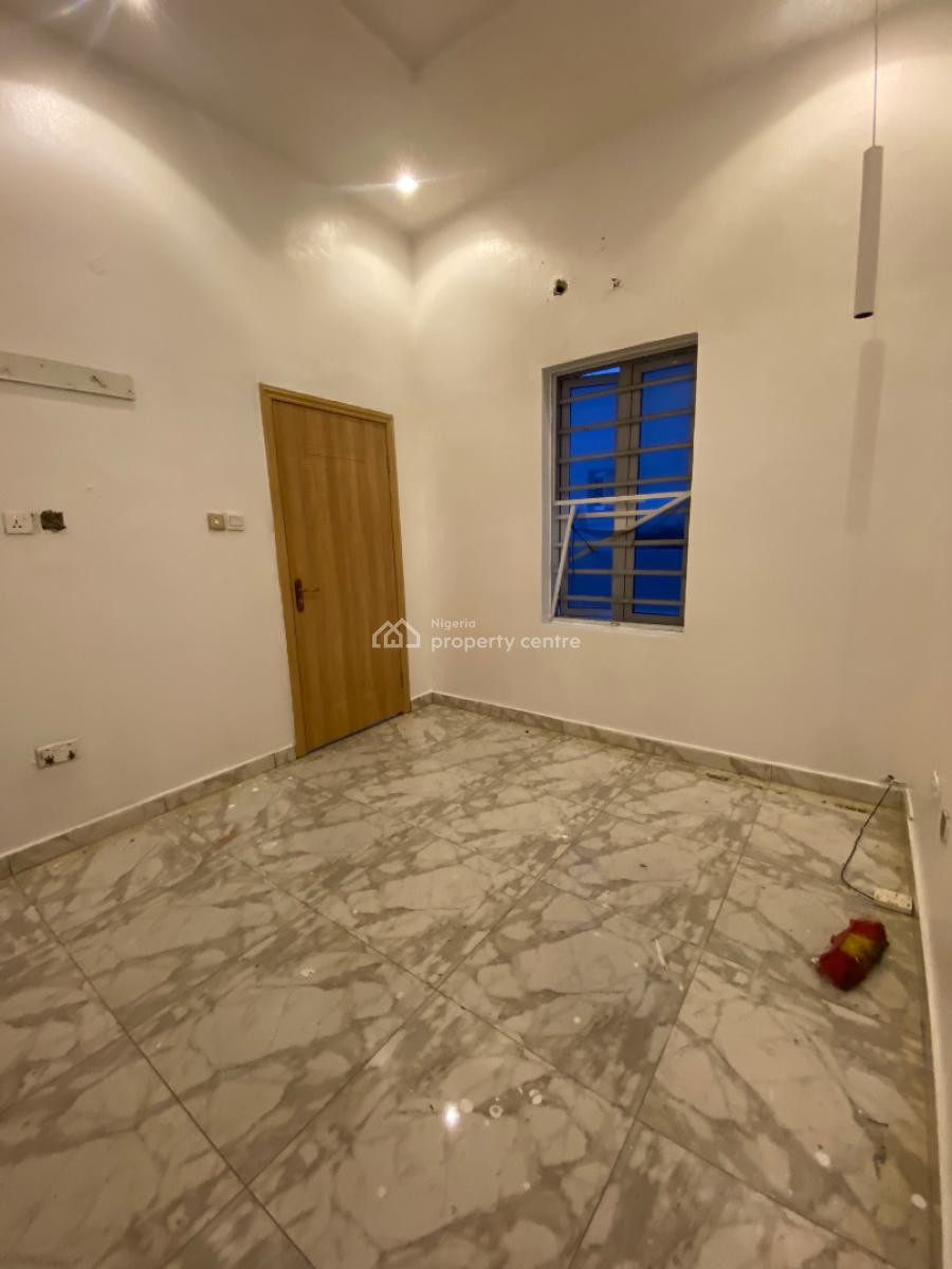 Single Room Available, Upstairs, in a Shared Apartment, Oral Estate, Lekki Expressway, Lekki, Lagos, Flat / Apartment for Rent