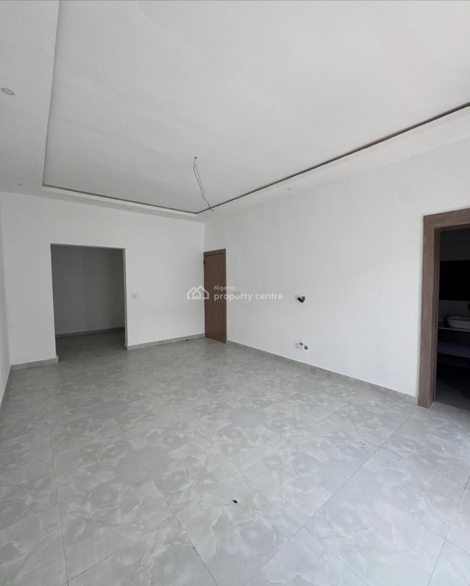 Spacious 3 Bedroom Apartment, Lekki, Lagos, Block of Flats for Sale